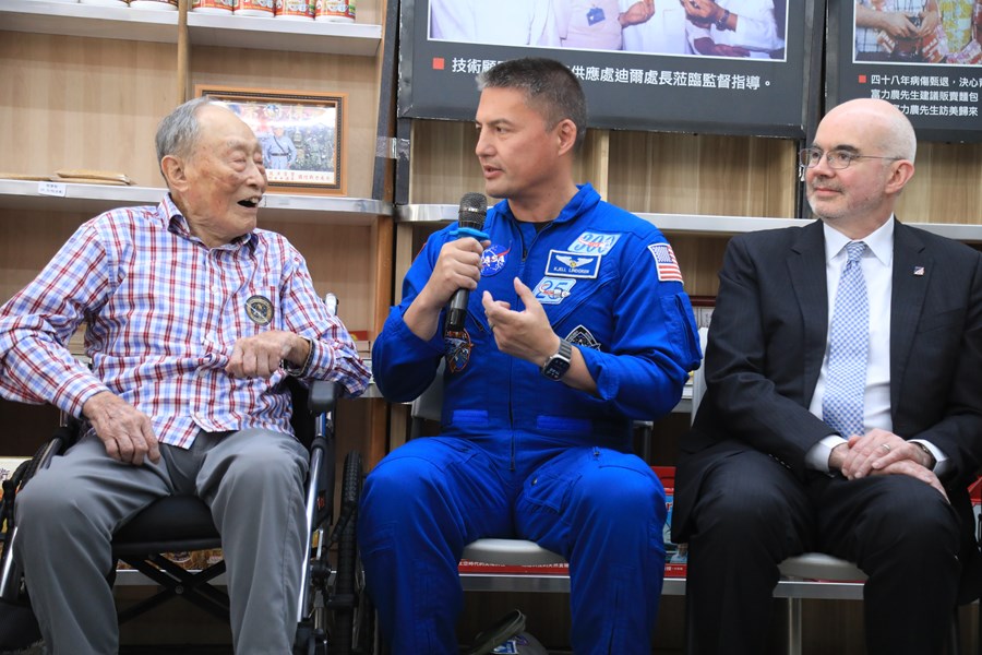 AIT邀請太空人林琪兒醫師蒞臨本市參訪劉麵包廠--TSAI (1)