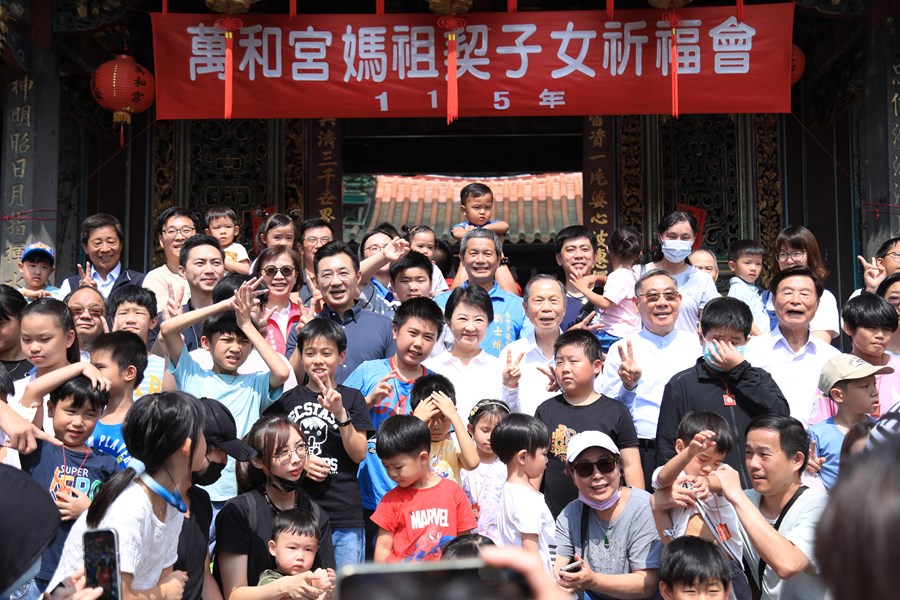 南屯區萬和宮媽祖契子女祈福法會暨贈匾儀式--TSAI (8)
