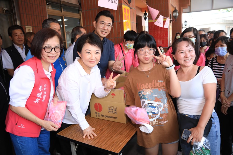 南屯區萬和宮媽祖契子女祈福法會暨贈匾儀式--TSAI (26)
