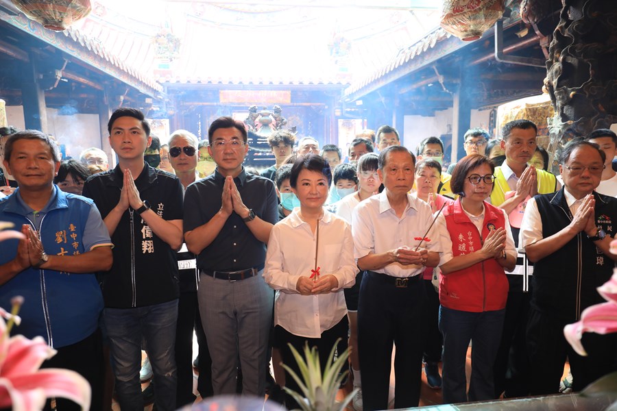 南屯區萬和宮媽祖契子女祈福法會暨贈匾儀式--TSAI (2)