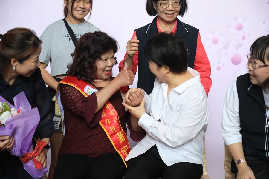 台中市115年度模範母親與市長有約合照活動--TSAI (6)