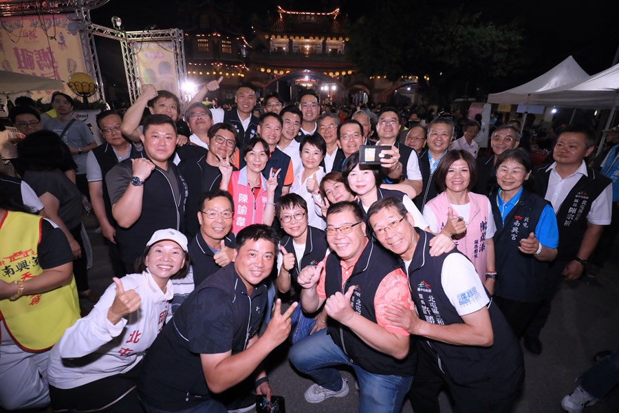 北屯區南興宮台中媽祖國際觀光文化節宮廟風華演出暨贈匾儀式--TSAI (8)
