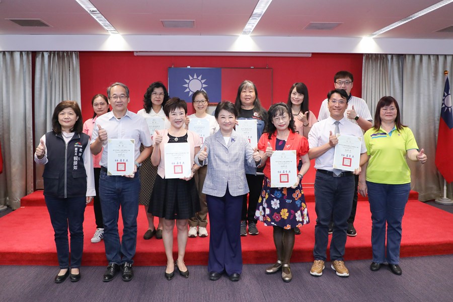 市長表揚115年度教育部獎勵國民中小學推動閱讀績優學校 團體及個人評選獲獎單位