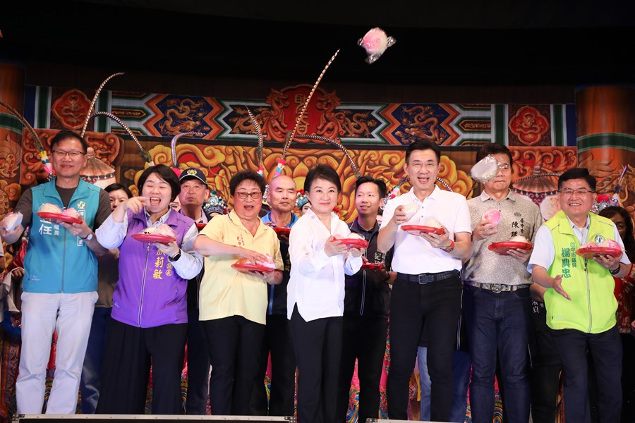 梧棲朝元宮台中媽祖國際觀光文化節宮廟風華匯演暨贈匾儀式