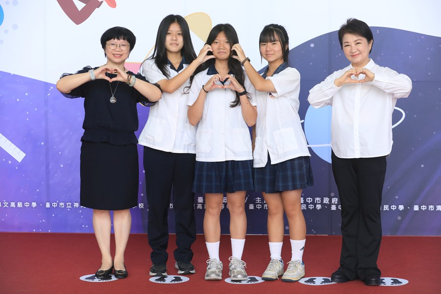 台中市高級中等以下學校畢業生市長獎合影(上午場)--TSAI (6)