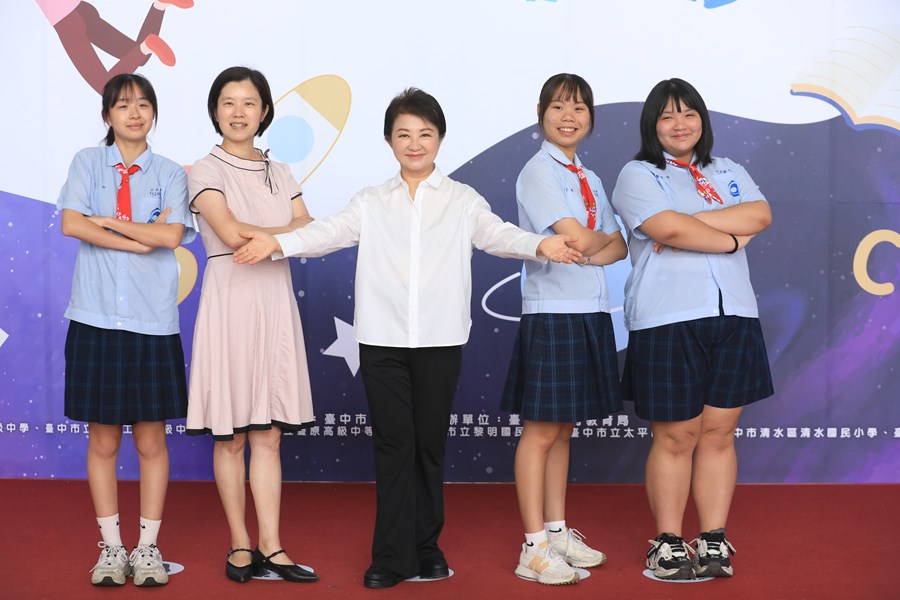 台中市高級中等以下學校畢業生市長獎合影(上午場)--TSAI (15)