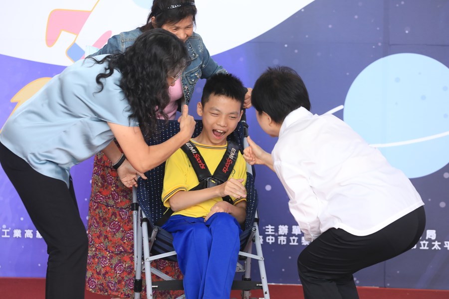 台中市高級中等以下學校畢業生市長獎合影(上午場)--TSAI (16)