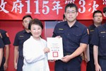 市長表揚榮獲好人好事楷模的優秀警員