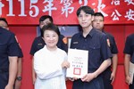 市長表揚榮獲好人好事楷模的優秀警員