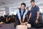 中市府首長主管齊上CPR+AED課程 全員挑戰急救認證