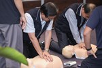 中市府首長主管齊上CPR+AED課程 全員挑戰急救認證