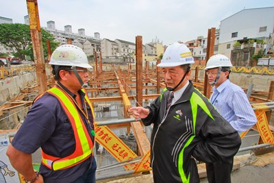 林副市長視察豐原安康段社會住宅興建工程