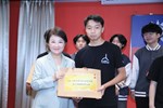 頒獎--國中Kidwind風機組世界冠軍--Kidwind精神獎--中港高中(國中部)--童嘉修