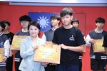 頒獎--2026Kidwind風力能源世界賽雙冠--葉片工程獎--台中一中--林子傑