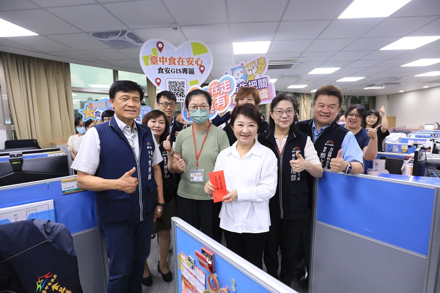 盧市長慰問食安處同仁及訪視西區衛生所--TSAI (22)
