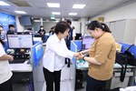 盧市長慰問食安處同仁及訪視西區衛生所--TSAI (2)