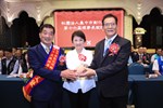 盧秀燕市長與社團法人台中市彰化同鄉會卸任理事長楊文欽(左)與新任理事長林海順(右)--TSAI (3)