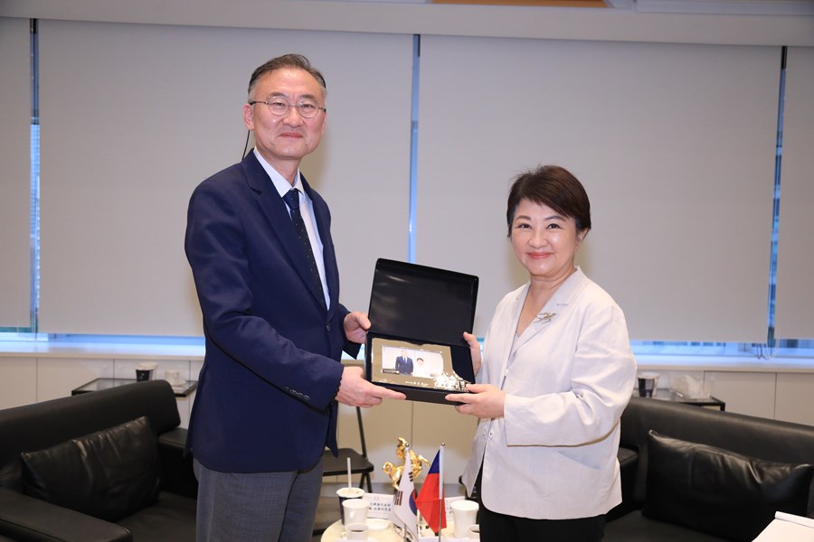 駐台北韓國代表部黃載皓代表一行蒞府拜會盧市長---TSAI (8)