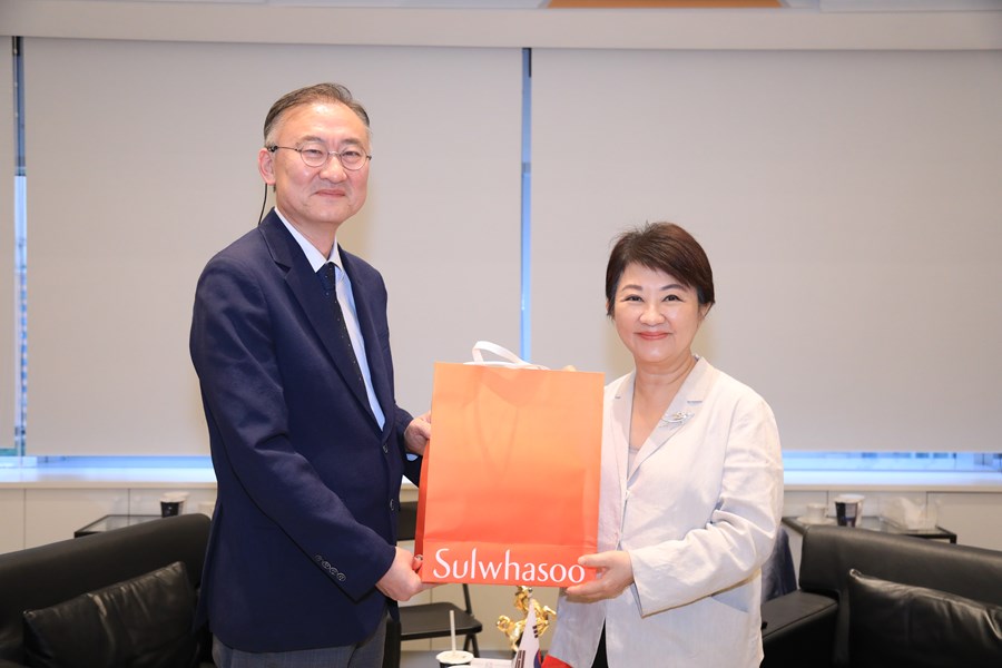 駐台北韓國代表部黃載皓代表一行蒞府拜會盧市長---TSAI (9)