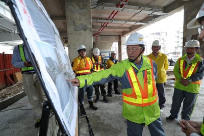 視察捷運綠線G12站颱風防固措施