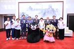 左起)羅永珍議員-蕭隆澤議員----張瀞分議員--周永鴻議員--李中議員--日本熊本縣木村敬知事--盧秀燕市長--張清照議長--熊本縣議會內野幸喜議長--顏莉敏副議長