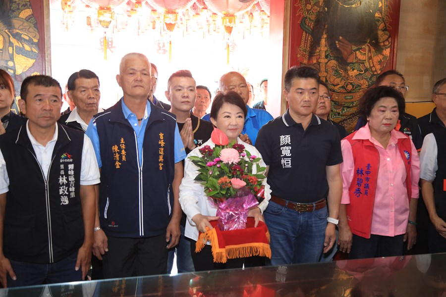 霧峰進興宮(社團法人台中市吉峰福德神明協會)揭牌及贈匾儀式--TSAI (8)