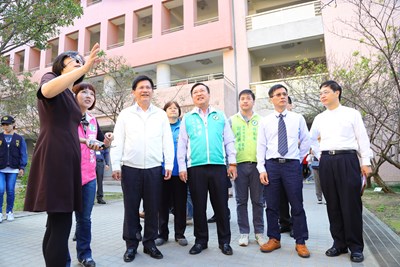 視察軍功國小第四期校舍興建與廍子地區新設校工程計畫