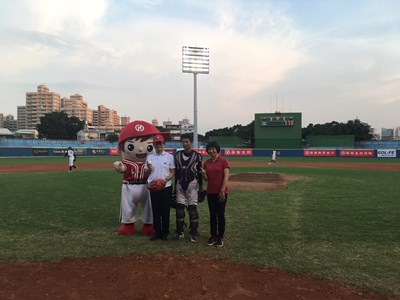 華南金控盃全國青少棒錦標賽 林副市長為冠軍戰開球