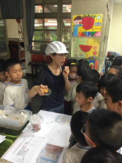 內埔國小午餐廚房參訪 培養學童感恩惜福觀念