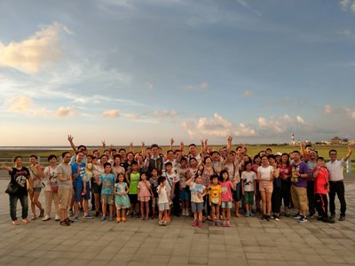 高美濕地夕陽音樂晚宴登場 百名港澳旅客感受台中魅力