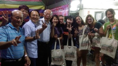 石岡人國際志工營開跑 學客家歌謠、彩繪貨櫃屋