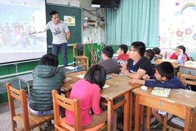 中市新聞局培養在地導演人才 前進偏鄉培訓學員激發拍片創意