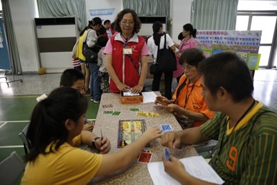 祖父母節 中市教育局揪祖孫一起玩桌遊 