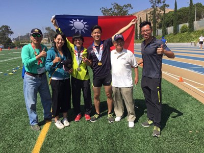 好會跑！消防局隊員詹家豪 在世界警消大賽披金戴銀