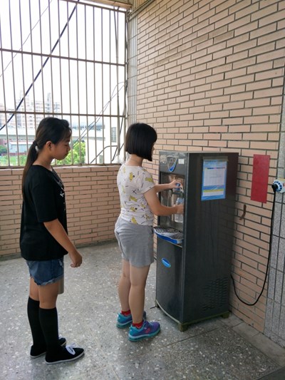 中市府補助121校汰換老舊飲水機 今年底完成