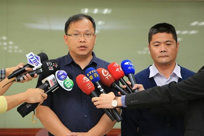 BRT駕駛關車門夾傷童手事件 交通局督促BRT公司對針緊急情況處理SOP全面進行檢討