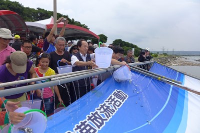 千人魚苗放流今登場 活絡海洋資源