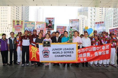 中山國中LLB奪冠三連霸 選手遊街慶祝分享喜悅
