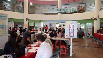 市府巡迴聯合廠商徵才大甲場 初步媒合103人
