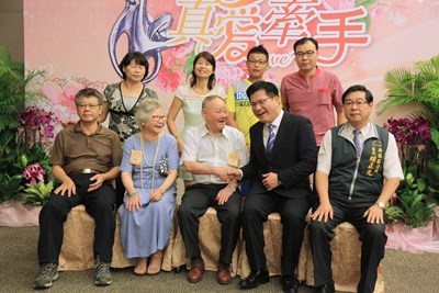 林市長與白金婚、鑽石婚夫妻 共享攜手度過一甲子喜悅