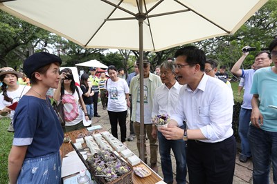 綠空鐵道音樂祭 林市長與民眾逛市集 感受舊城悠久文化