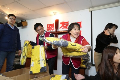 寒冬送暖 林市長與夫人至恩友中心關懷弱勢街友