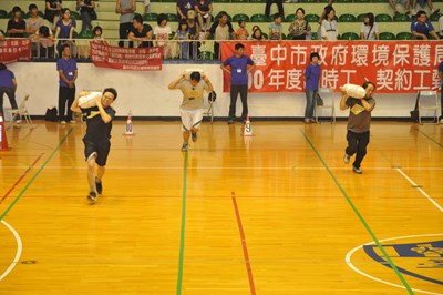 市府擴大招考清潔隊臨時人員300人 起薪33K