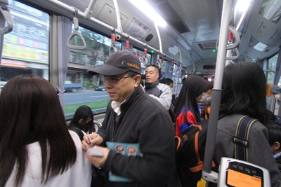 579幹線公車上路搭乘踴躍 尖峰時間最多省27分