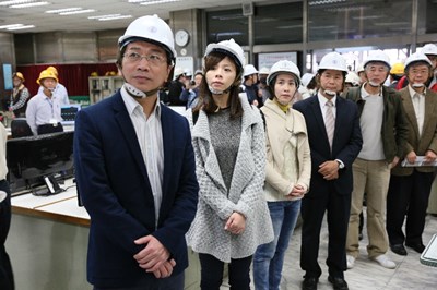潘副市長陪同立院黨團訪台中電廠 協調降載防制空汙