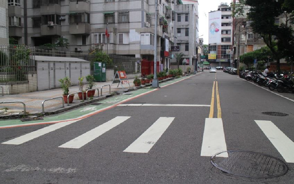 中市府鄰里社區交通改善計畫 錦平街路段標線型人行道第一階段完成