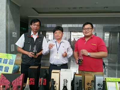 打通路!農業局向中科廠推介台中農特產禮盒