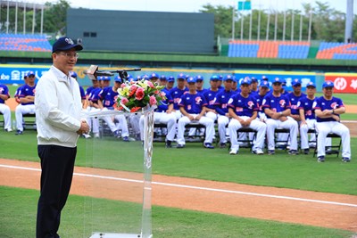 台日傳奇球星慈善表演賽 王貞治現身台中洲際棒球場