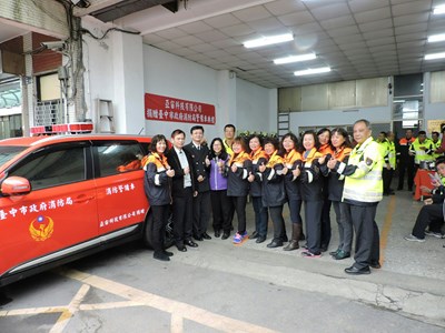 亞宙科技捐贈消防警備車 提升中市救災指揮與效能
