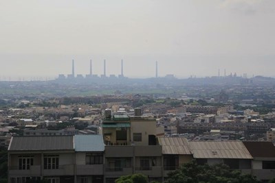 今日中市大氣空汙物擴散不佳 市府通知火力發電廠配合降載發電減碳